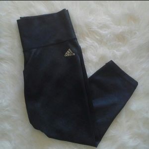 ADIDAS cropped leggings. Size small